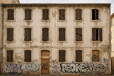 Insalubrité et squats à Marseille : le casse-tête des propriétaires